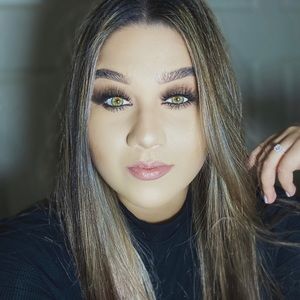 Meet your Posher, Ana